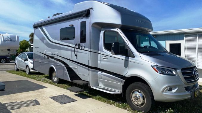 2021 Tiffin Wayfarer 25RW For Sale in Englewood, Florida