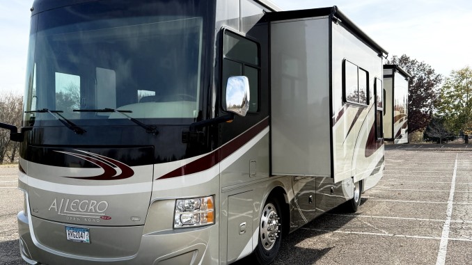 2015 Tiffin Allegro Red 33AA Motorhome For Sale in Roseville, MN